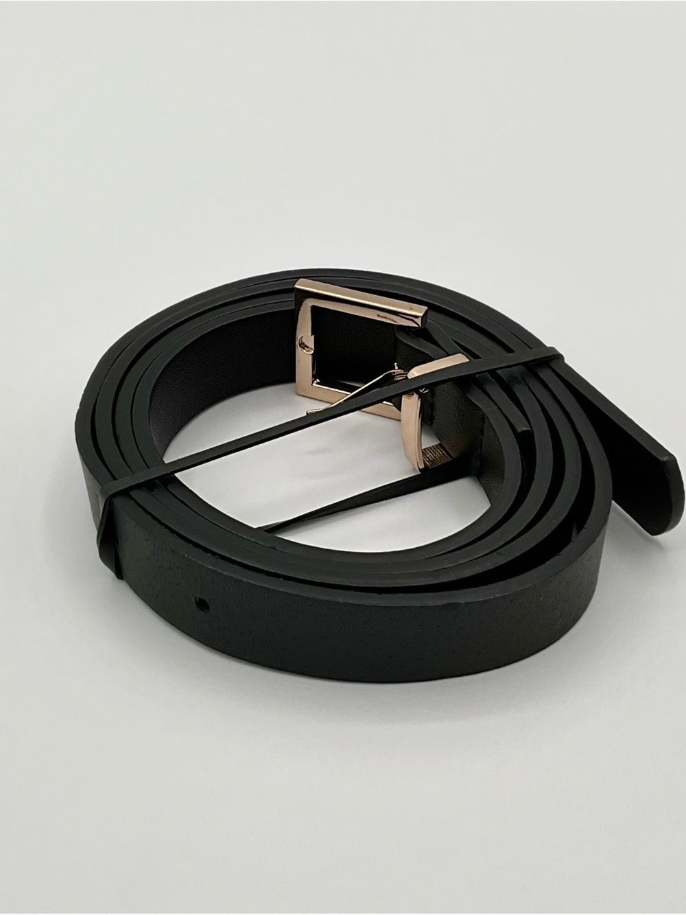 LIKE NEW Torrid Narrow Waist Belt Faux Leather Black Gold Hardware Size 0/00 (2)
